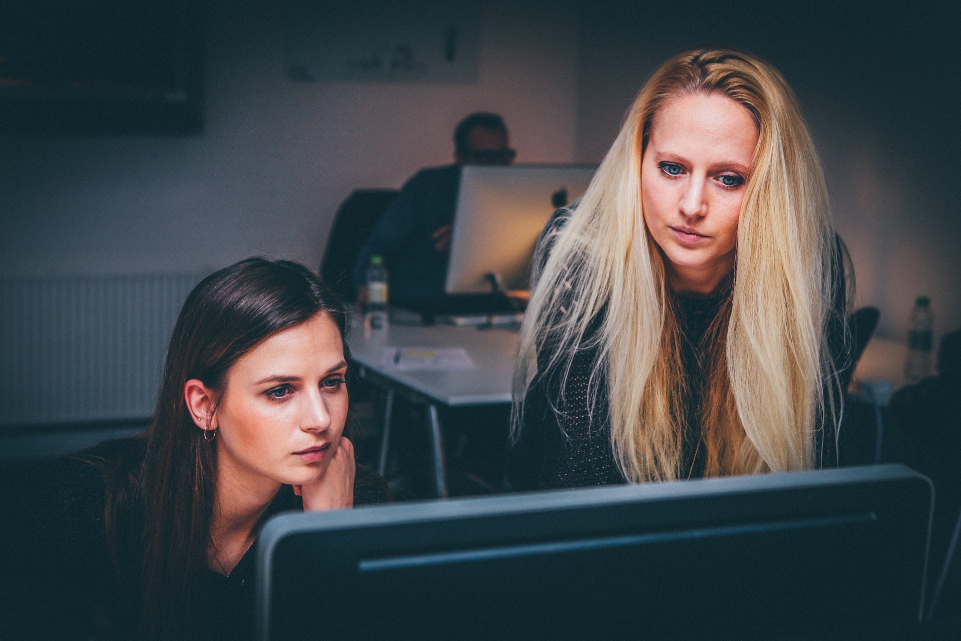 donne al lavoro