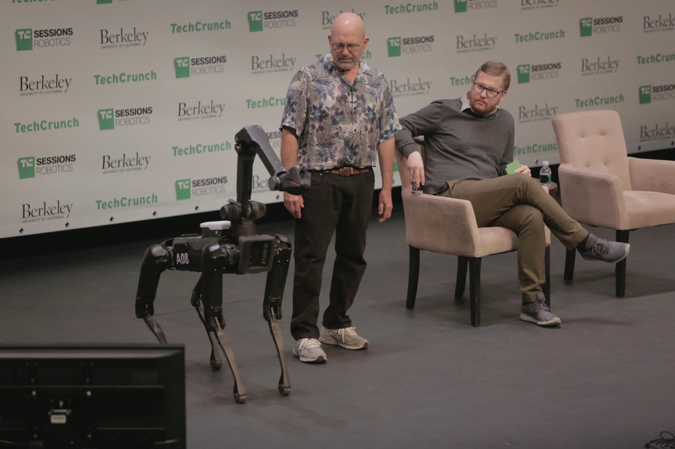 Ricordate l'incredibile SpotMini? Il robot a 4 zampe di Boston Dynamics sarà presto in vendita
