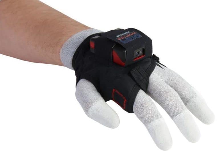 Si indossa come un guanto e raccoglie dati: sul mercato arriva HyWear compact