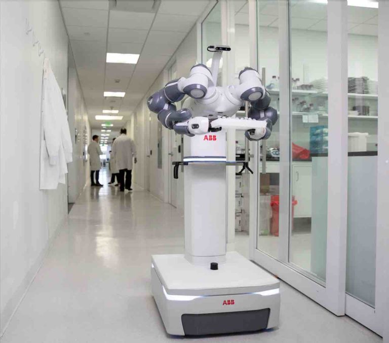 In Texas il cobot Yumi si mette le ruote diventa assistente di medici e ricercatori