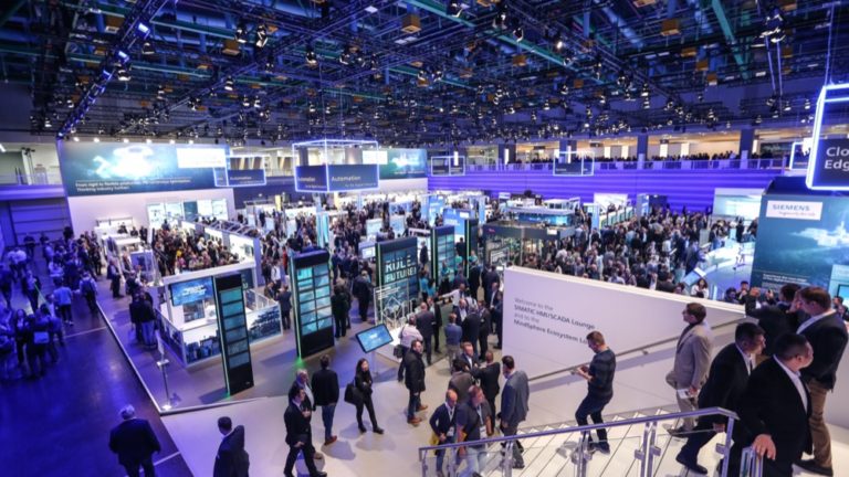 Partecipare a una fiera (anche in Italia) è più conveniente: i nuovi contributi a fondo perduto e i finanziamenti agevolati di Simest