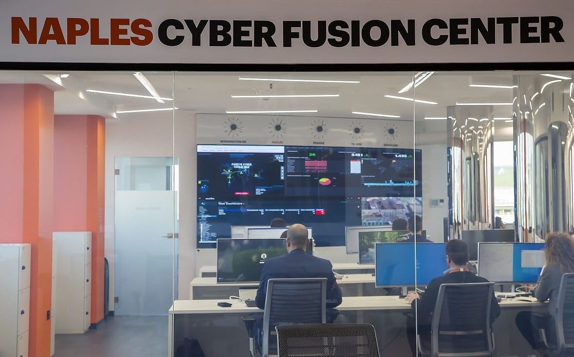 Monitoring_CyberFusionCenterAccenture.jpeg-min