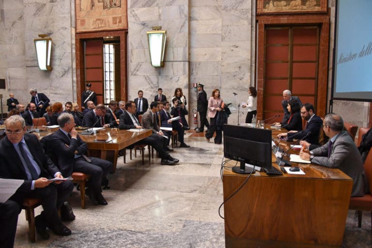 Coronavirus, pronte le misure per l'emergenza economica, poi un nuovo Decreto Crescita per tutti