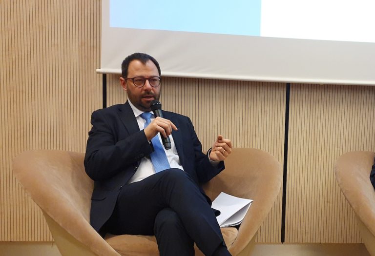 Patuanelli: "Nel decreto aprile 15 miliardi a fondo perduto per le micro imprese". Ma Industria 4.0 non è più una priorità...