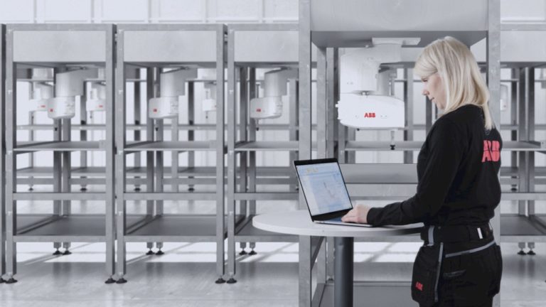 ABB arricchisce RobotStudio con il controllo dei robot Scara da PC