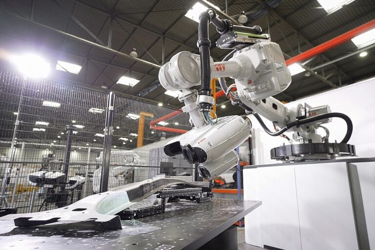Controllo di qualità veloce con la nuova cella robotizzata per ispezione 3D di ABB
