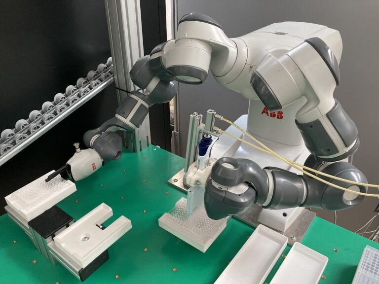 YuMi, il cobot di ABB, al lavoro per velocizzare l'analisi dei test sierologici