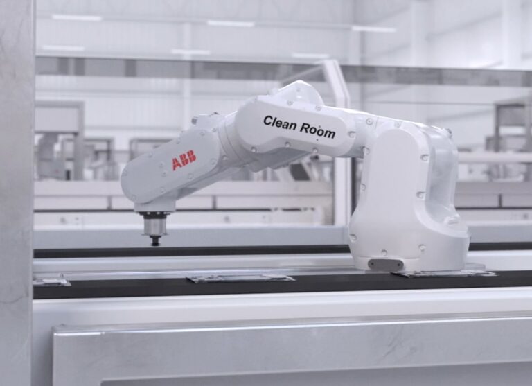 Da ABB una nuova versione del robot IRB 1100 per operazioni in ambienti sterili