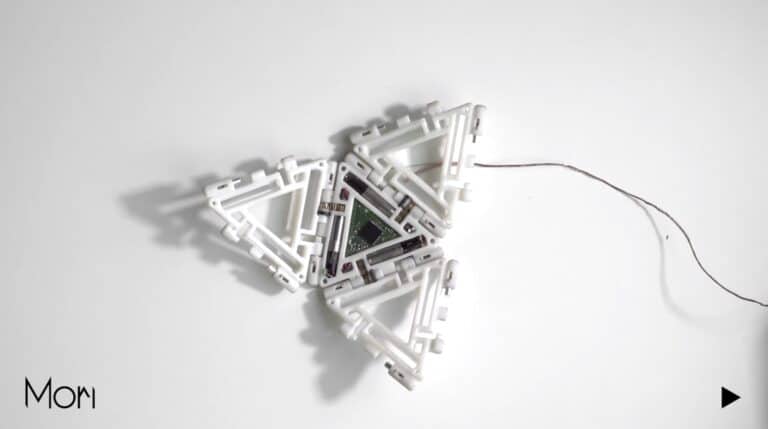 I robot fuori dalla fabbrica, la magia dei robot origami che cambiano forma in base all'ambiente con cui interagiscono