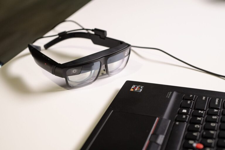 ThinkReality A3, i nuovi smart glasses Lenovo pensati (anche) per l'industria