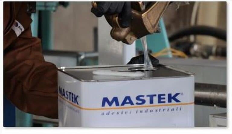 Adesivi industriali, Mastek rinnova e innova puntando su automazione, sicurezza e sostenibilità