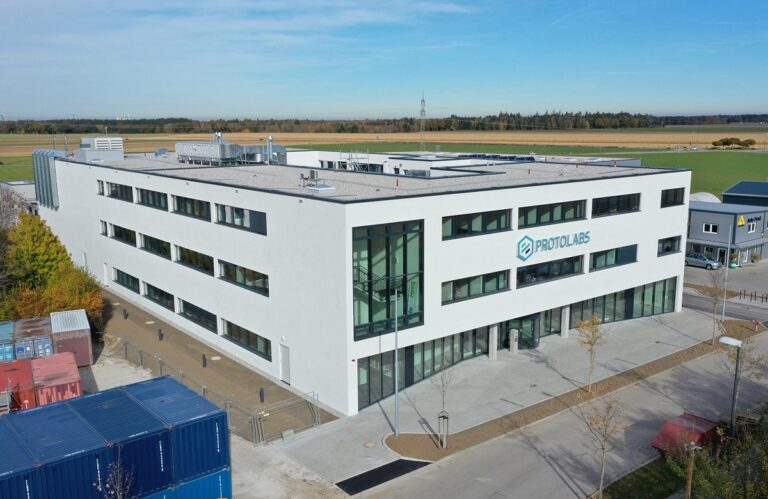 Protolabs inaugura il nuovo centro europeo dedicato alla stampa 3D