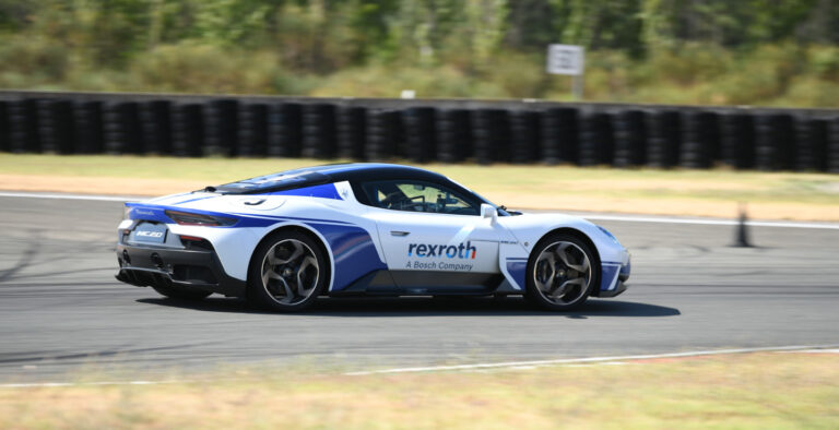 Viti monitorate elettronicamente per la Maserati MC20