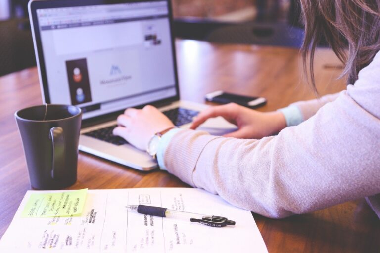 Spazi, tempi, relazioni e leadership: le regole dello smart working secondo Cefriel