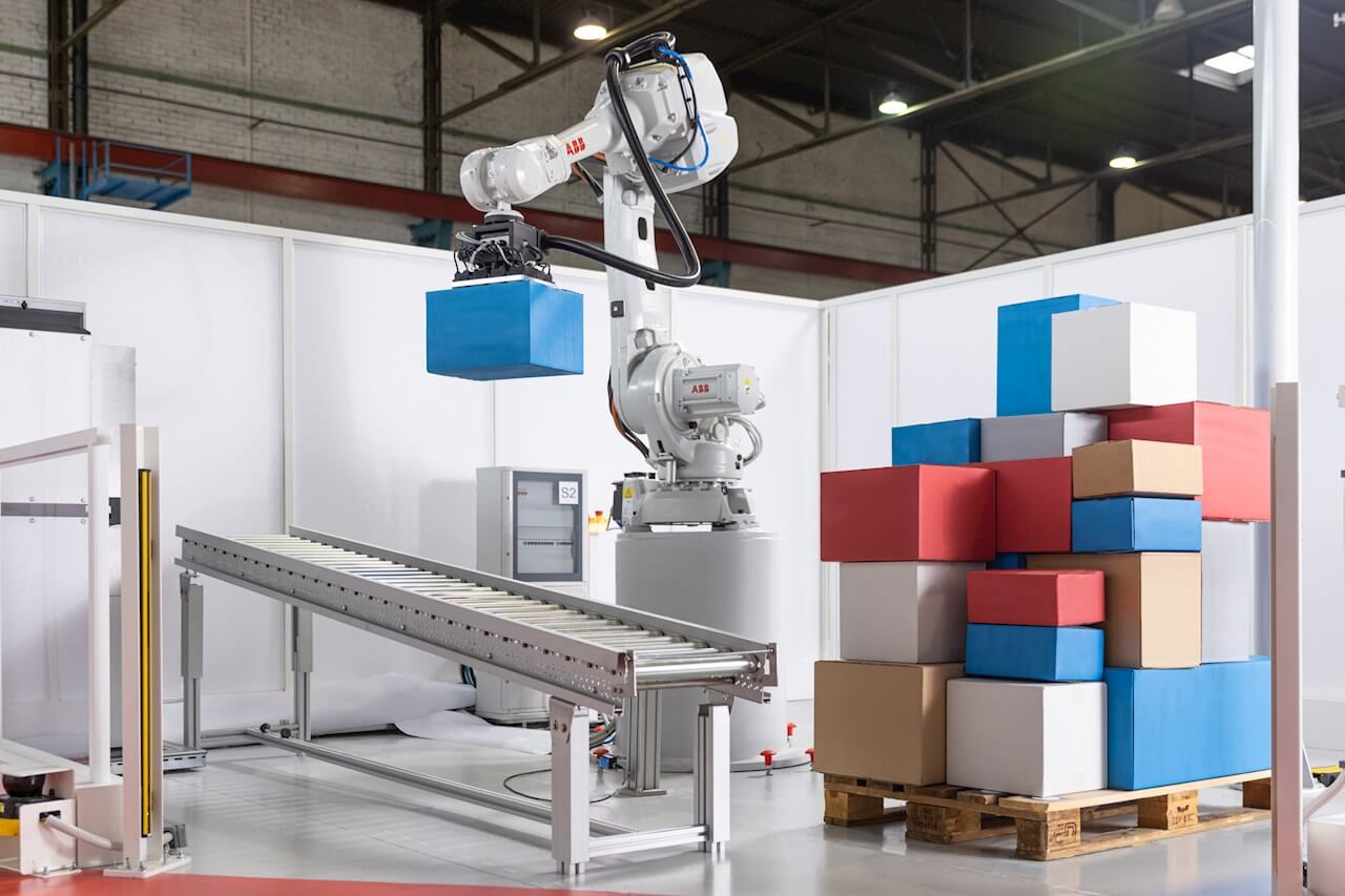ABB lancia un nuovo robot depallettizzatore