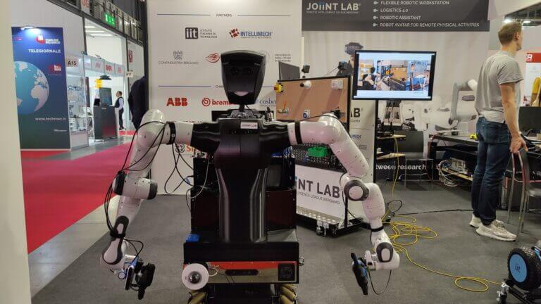 Un robot avatar e una mano robotica soft: il Joiint Lab mostra a BiMu nuove frontiere di interazione uomo-robot