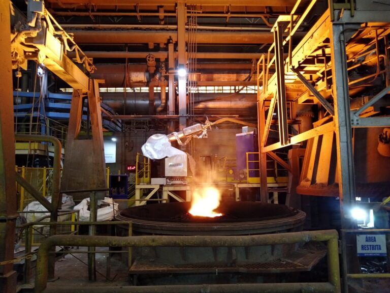 Tre nuove soluzioni robotizzate Polytec per il laminatoio