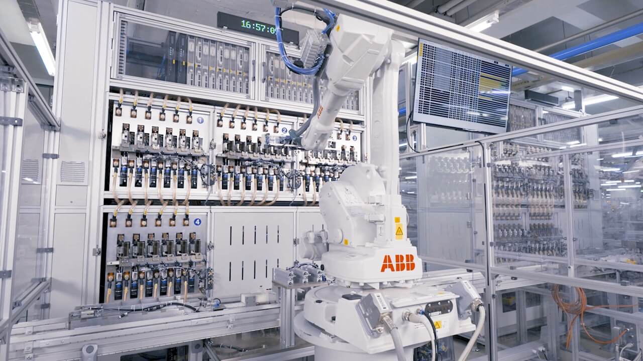 ABB apre una nuova linea di produzione flessibile in Cina all'insegna dell'Industry 5.0